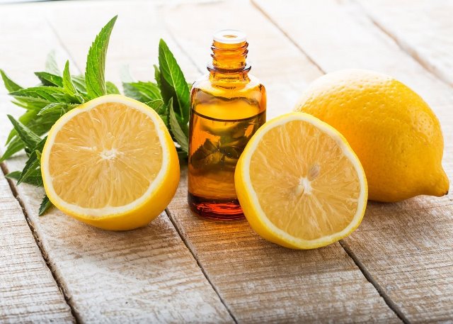 minyak atsiri kulit lemon
