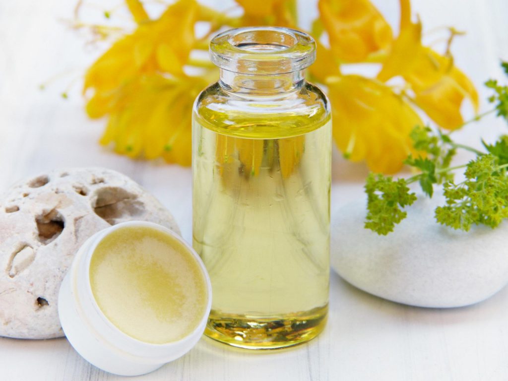 Essential oil yang bermanfaat untuk mengatasi kerutan pada wajah (Pixabay)